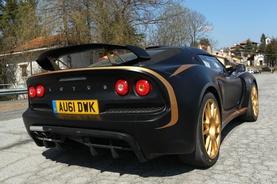  Lotus Exige R-GT 2012 года  (фото 4 из 17)